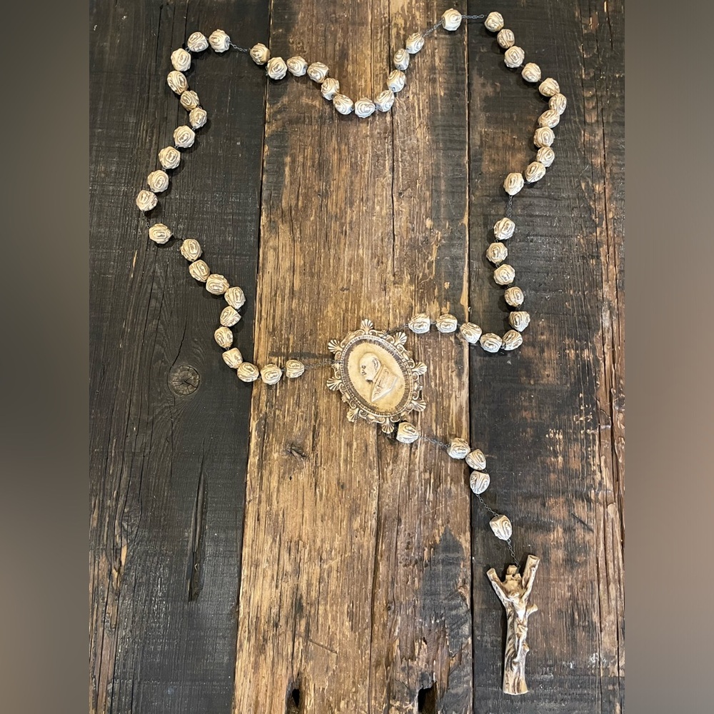 RARE Find Vintage Religious Lg Resin Pope John XXIII Crucifix Cross Rosary